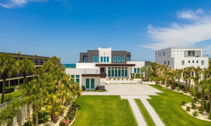 Crescent Beach House | LIVE YOUR BEST BEACH LIFE!