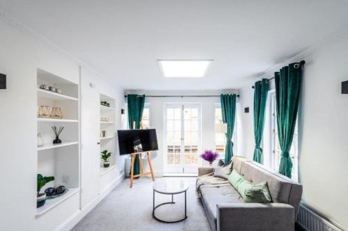 Spitalfields Apartment | Liverpool street Apartment