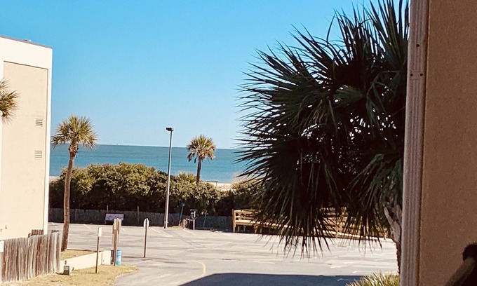 Tybee Island Condo | Living by the Salty Sea - Brass Rails! *No Contact Check-in* Pool! Ocean view!