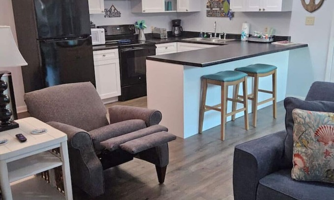 Gulf Shores Condo | "Living the Dream" 2 Bedroom Ocean View Cozy Condo