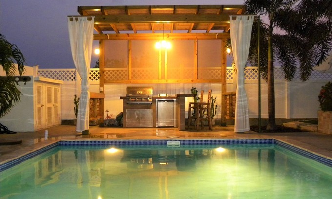 Opal Villa | LIVING the dream! Elegant and tasteful villa - Our TOPAZ PEARL!