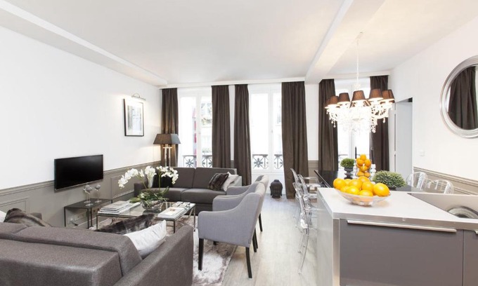 Bonne-Nouvelle Apartment | LivinParis - Luxury 3 Bedrooms Grands-Boulevards I
