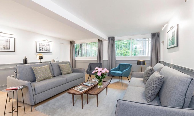 Ternes Apartment | LivinParis - Luxury 3 Bedrooms Arc de Triomphe I