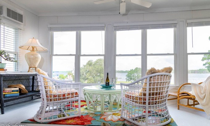 West Panama City Beach Condo | L👀K! 3 KING BEDS - Private Boat Ramp - FREE NETFLIX - Lakefront Lake Powell!