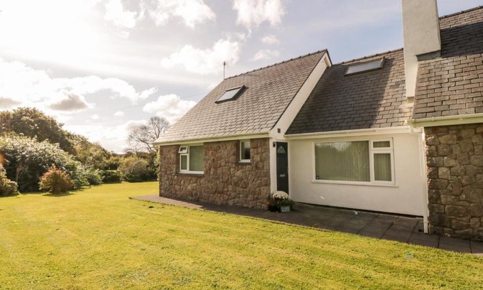 Llangefni Apartment | Llain Bach