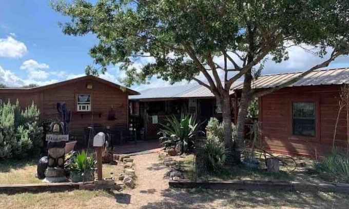 Mason Cabin | LLANO RIVER CABINS