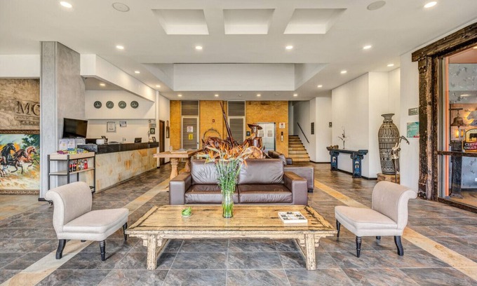 Llanogrande Apartment | Llanogrande Loft in a Hotel near Jardines Mall