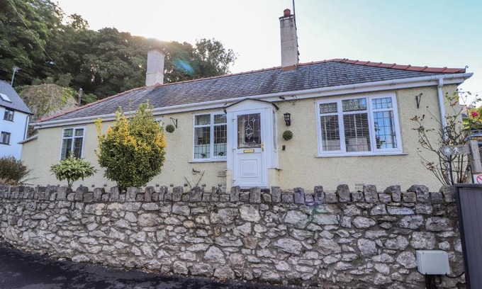 Dyserth House | Llidiart Cerrig
