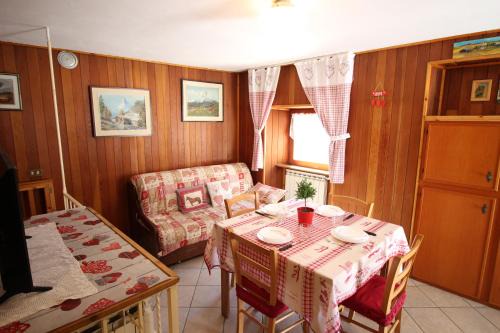 Brusson Apartment | Lo Stambecco Holiday Apartment - Affitti Brevi Italia