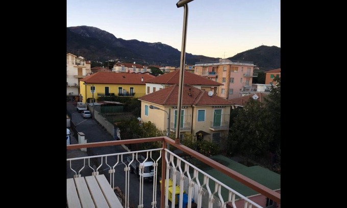 Loano House | LOANO apartment with parking Sea and mountain view. 700 meters from the sea