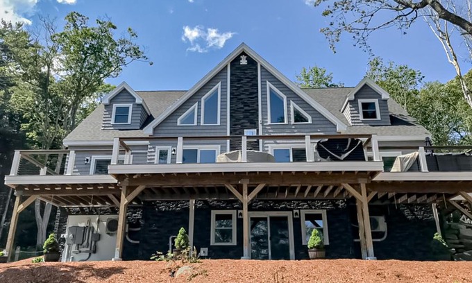 Boothbay House | Lobster Shack