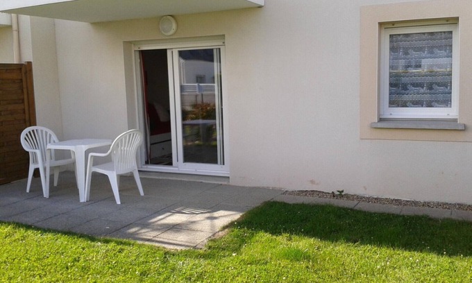 Guilvinec Apartment | Loc. 2 pers, 3 *, app. 40 m2. Close to town center, port and beaches