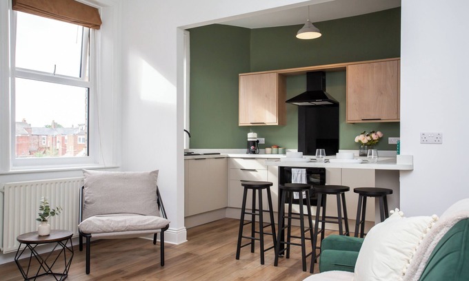 Tynemouth House | Local shops, bars, restaurants and basic amenities