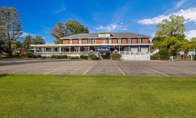 Central Lake Hotel | located above the blue pelican
