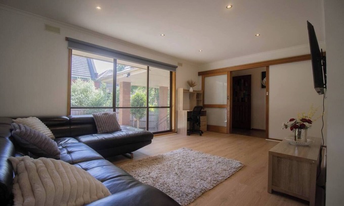 Canadian House | Located across from Sovereign Hill, this 3-bedroom home is perfect for families or travellers