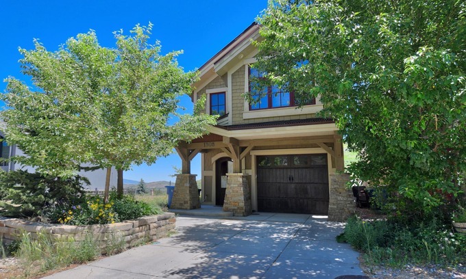 North Park City House | Located across from Park City Ski Resort, new update renovations.