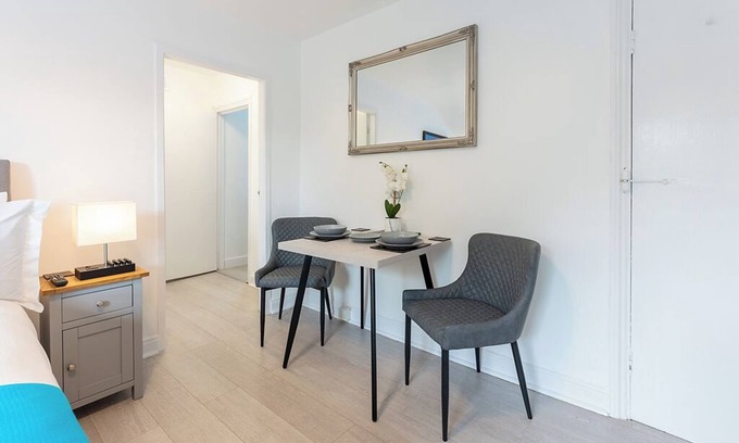 Wolverhampton Apartment | Located close to the city centre with free parking available.