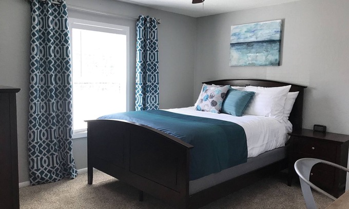 Cottonwood House | Located in Historic Old Town Cottonwood only 1 block from Main Street