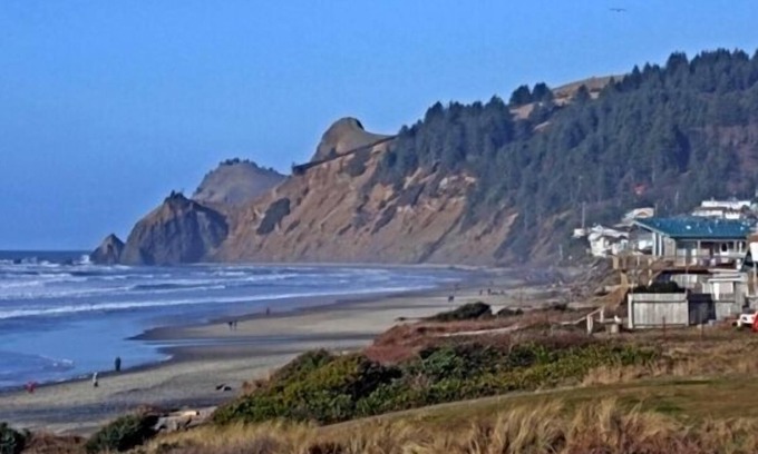 Lincoln City House | Located in the heart of Lincoln City