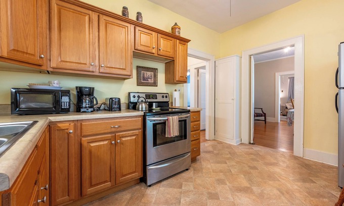Mount Airy House | Located in the Heart of "Mayberry" a short walk to Main!