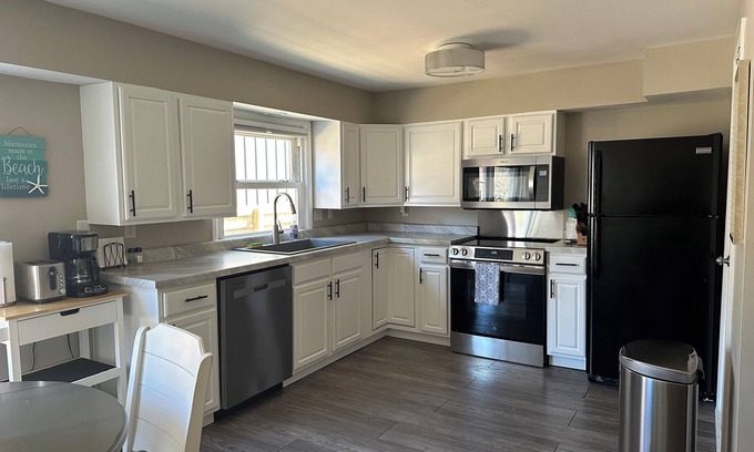 Saugatuck House | Located in the heart of Downtown Saugatuck