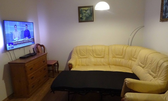 Fabryczna Apartment | located in the very center, well equipped, jakuzi and garage for exclusive use