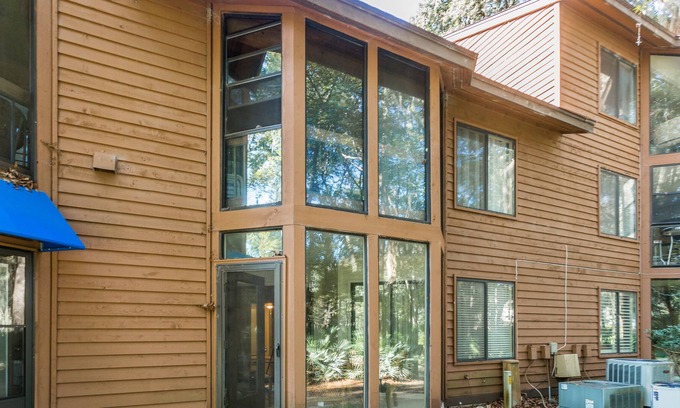 St. Simons Island House | Located off the beaten path in a quiet section of the Sea Palms community.