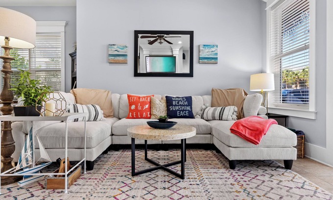 Miramar Beach House | Location! 2 Min walk to private beach and Community Pool ,near shops and outlet