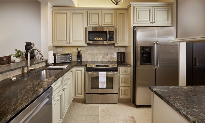 Redevelopment Area Condo | Location and Lifestyle at its Finest!