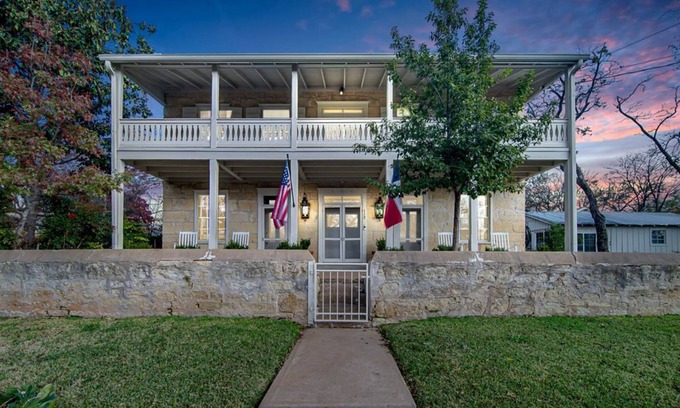 Fredericksburg House | Location! Beautiful Historic Home 2 Blocks Off Main; Firepit and Covered Patios!