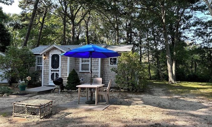 Bass River Cabin | LOCATION! Cabin sleeps3, POOL, 1 mile to OCEAN, Kit/Grill, Pet ok, Parking,Golf