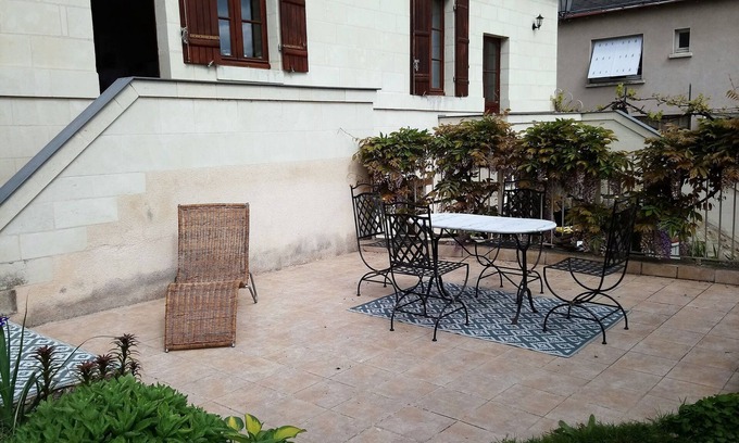 Montsoreau House | Location center of MONTSOREAU 49730.rue jehanne d'arc.