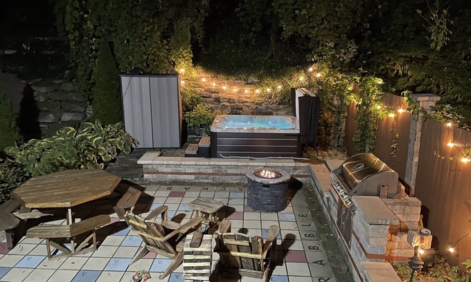 Ohio City House | LOCATION!- City Getaway in the FLATS!