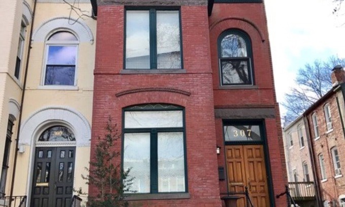 Stanton Park Apartment | Location, Convenience and Charm by Capitol Hill FREE Parking Included