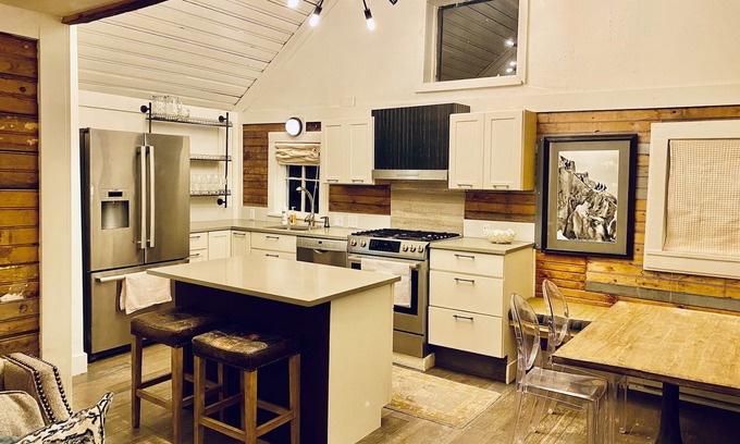 Crested Butte House | Location, hot tub and off street parking!