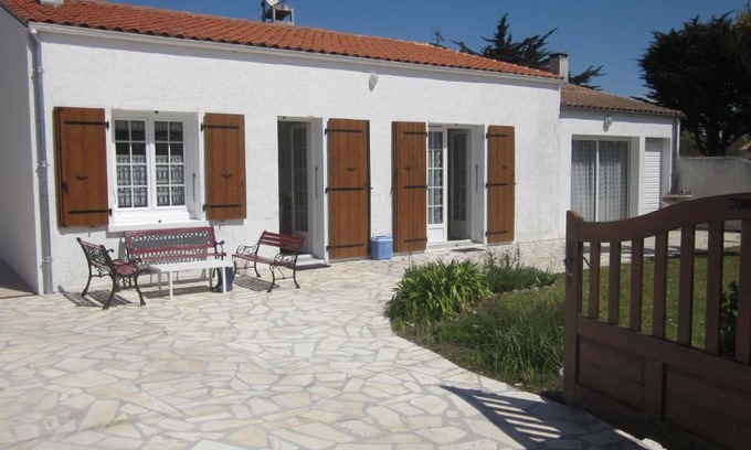 La Bree-les-Bains House | Location La Brée les Bains 15 personnes