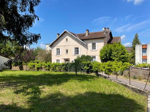 Lons-le-Saunier Apartment | Location La Ferté, calme et proximité centre ville classé 3 Étoiles