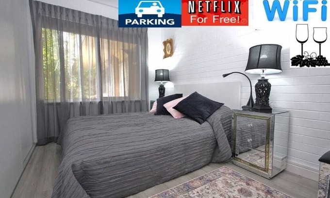 Crawley Apartment | LOCATION LIFESTYLE CONVENIENCE! WIFI NETFLIX WINE