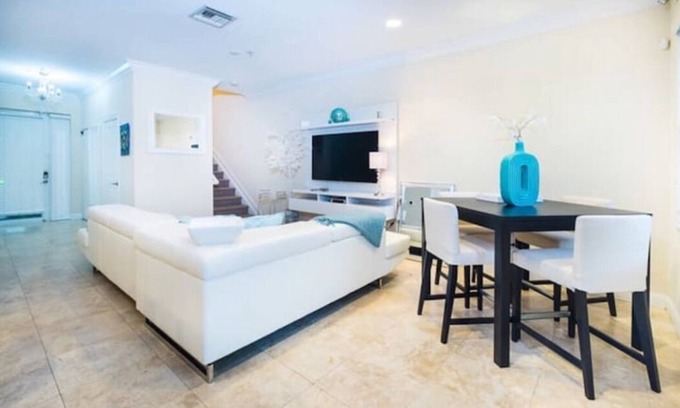 Harbordale House | Location, Location, & Luxury! W/3br 3.5bath