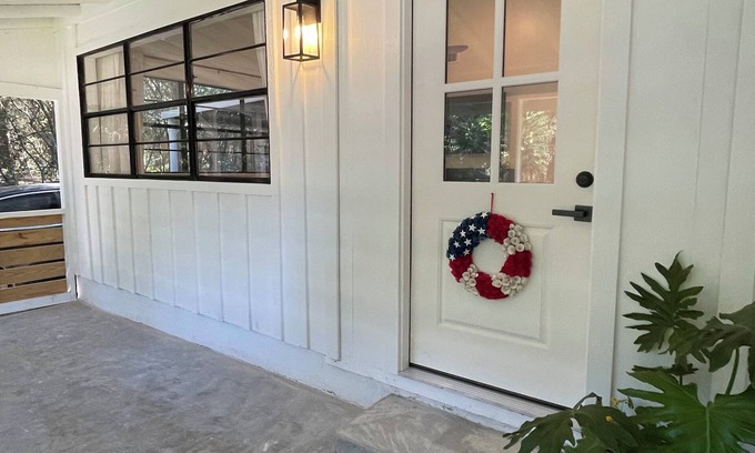 Panorama Village House | LOCATION, LOCATION, LOCATION! 2 Bedroom Home in Panorama Village Golf Community