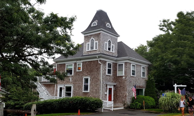 Chatham Condo | Location Location! Perfect 2-Bedroom Condo On Main Street In Chatham