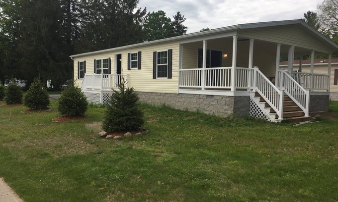 Hunter House | LOCATION! LOCATION! WALK TO FESTIVALS AND HUNTER MOUNTAIN!