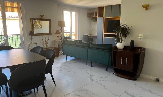 Sud Apartment | Location T3 Standing