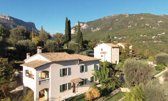 Le Bar-sur-Loup Apartment | Locations-06 LA PASCALINE 30mn NICE CANNES ANTIBES.300m riviere. DOGS OK.