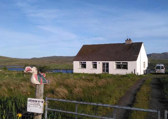 Lewis and Harris Bed & Breakfast | Loch Side B&B