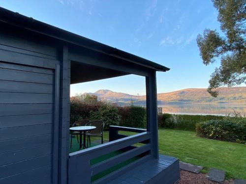 Luss House | Lochside-1Bed-Pet Friendly-Amazing views