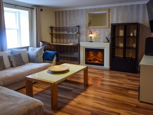 Inveraray House | Lochside Apartment