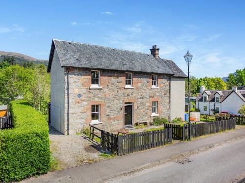 Fort Augustus House | Lockview Upper Flat