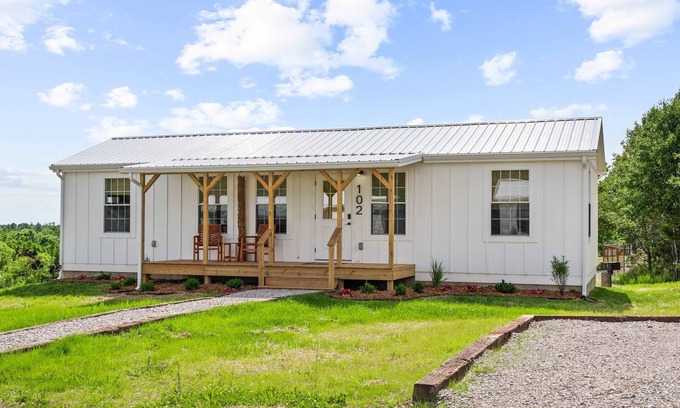 Williamstown Cabin | Lodge 102 at Eden Reserve—Safari Cabin Near Ark
