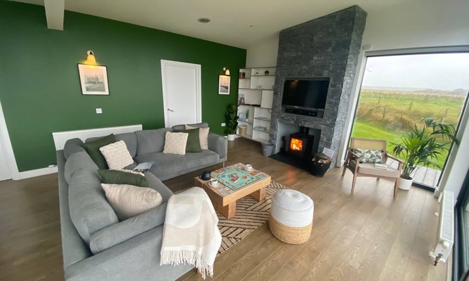 John O'Groats Cottage | Lodge 11 - 3 Bed Sea-View - a john o'groat that sleeps 6 guests in 3 bedrooms